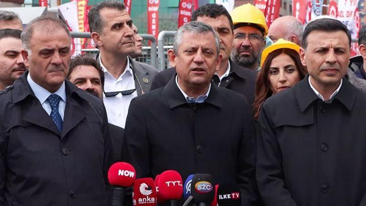 Özgür Özel Kadıköy'de 1 Mayıs kutlamalarına katıldı