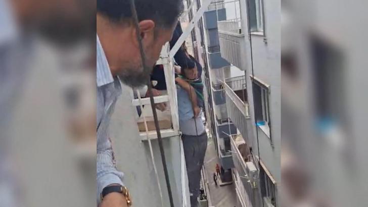 İnşaatta asansör kazası; işçilerden biri düştü, diğeri demirlere tutundu