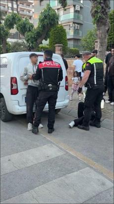Kaçan motosiklet sürücüsü, kazadan sonra polise sarılıp ağladı