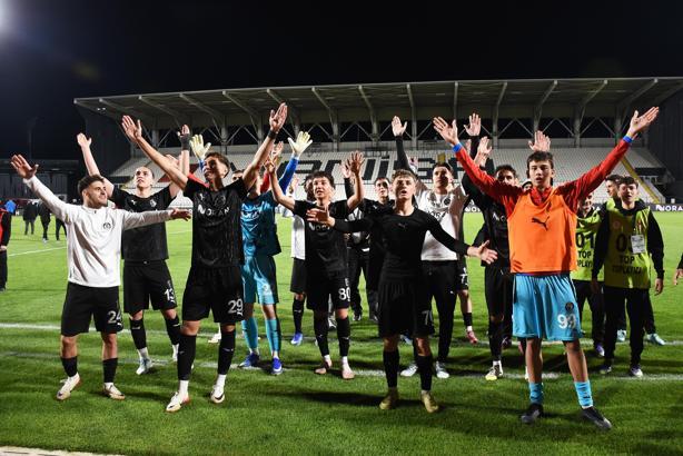 Manisa FK'dan bol gollü kapanış