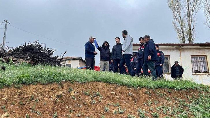 Kırıkkale'de sağanak sonrası toprak kayması; 9 yapı hasar gördü