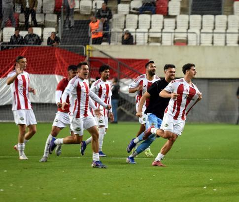 Ayvalıkgücü final aşkına
