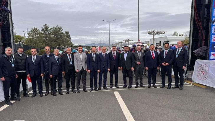61’inci Cumhurbaşkanlığı Türkiye Bisiklet Turu’nun Ankara etabında start verildi