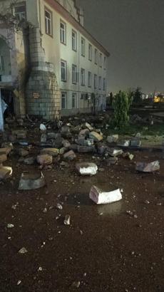 Elazığ’da, sağanakta camiye yıldırım düştü; minare yıkıldı