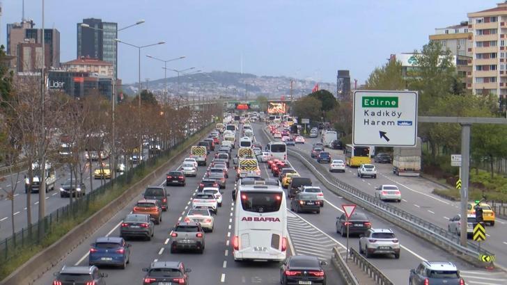 İstanbul'da haftanın ilk iş günü trafik yoğunluğu