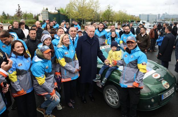 Cumhurbaşkanı Erdoğan, İpek Yolu Rallisi katılımcıları ile buluştu