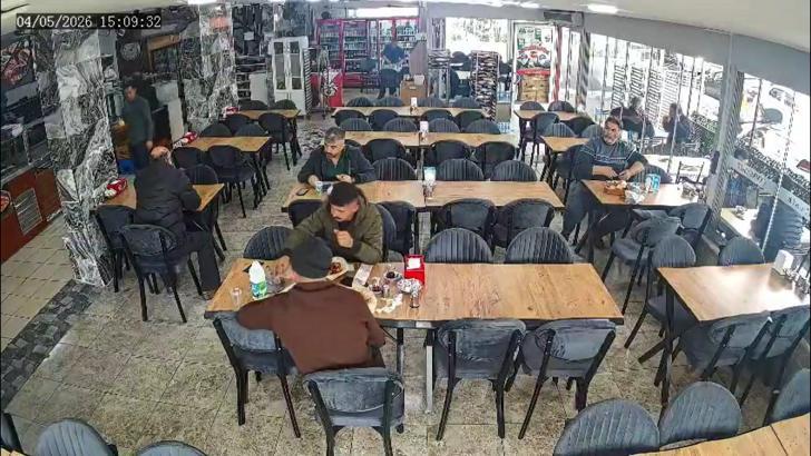 Başakşehir'de yiyip içip hesap ödemeden kaçtılar
