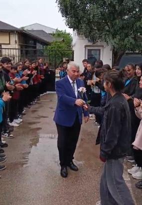 Okul müdürüne veda