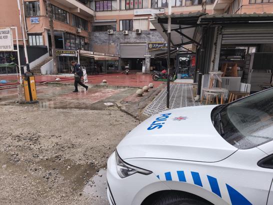 Çalıştığı iş merkezinde uğradığı silahlı saldırıda ağır yaralandı