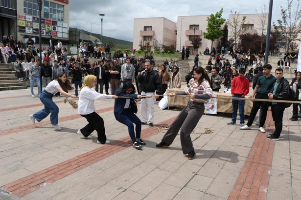 OMÜ’de üniversiteli öğrenciler Hıdırellez’i coşkuyla kutladı