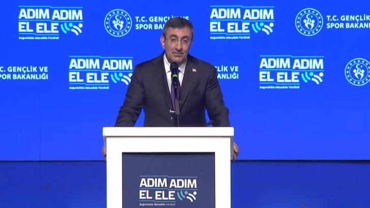 Cevdet Yılmaz, 'Adım Adım El Ele: Bağımlılıkla Mücadele Hareketi Programı'nda konuştu