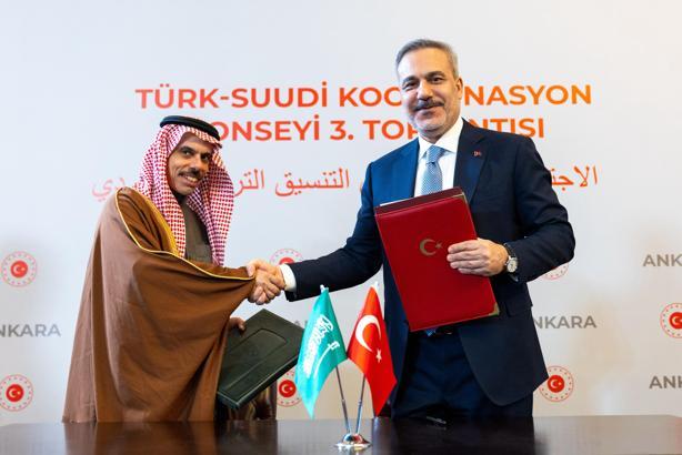 Bakan Fidan, Suudi mevkidaşı Prens Faysal ile görüştü (3)