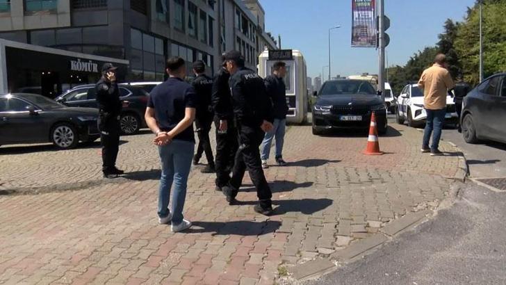 Başakşehir'den aracından inerken silahlı saldırıya uğradı