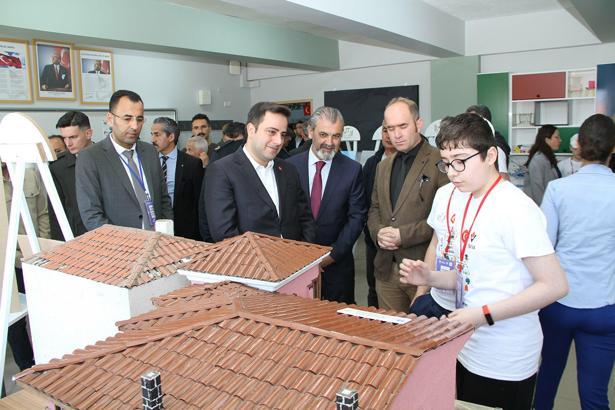 'TÜBİTAK 4006 Bilim Fuarı' göz doldurdu