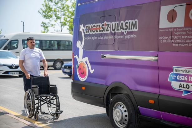 Mersin'de engellilere malzeme desteği