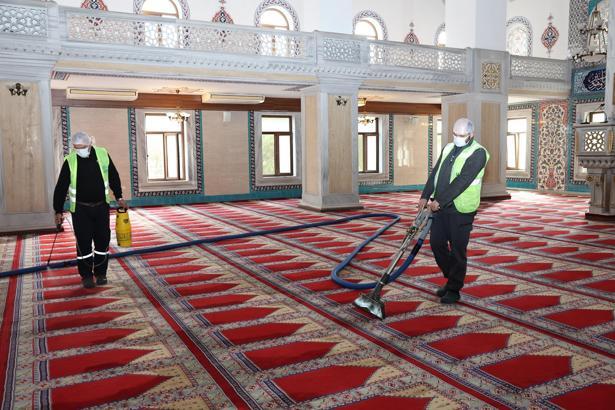 Nilüfer Belediyesi'nden 130 camide bahar temizliği