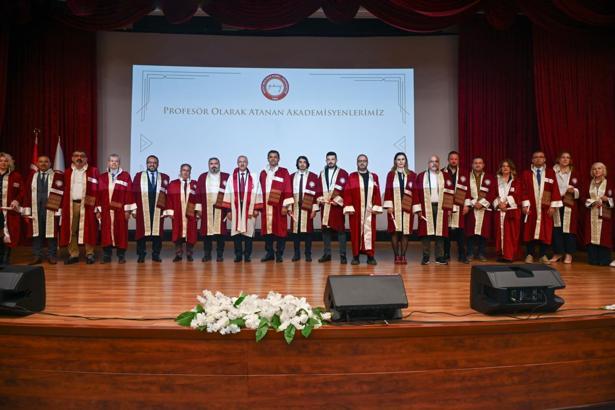 Hatay MKÜ’de akademik atama, yükselme ve başarı ödül töreni