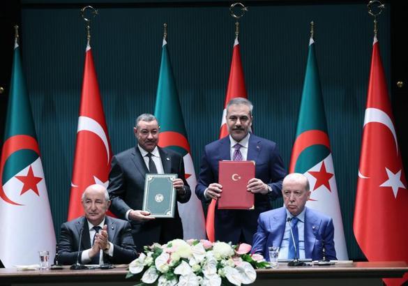 Cumhurbaşkanı Erdoğan, Cezayir Cumhurbaşkanı Tebbun'u resmi törenle karşıladı (4)