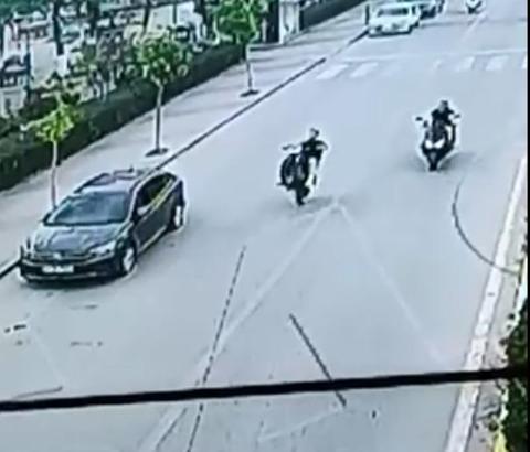 Trafikte tek teker üzerinde motosiklet kullanan sürücüye 56 bin lira ceza