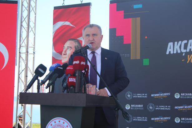 Bakan Bak: Gençlerimiz, toplumumuz obezite tehlikesi ile karşı karşıya