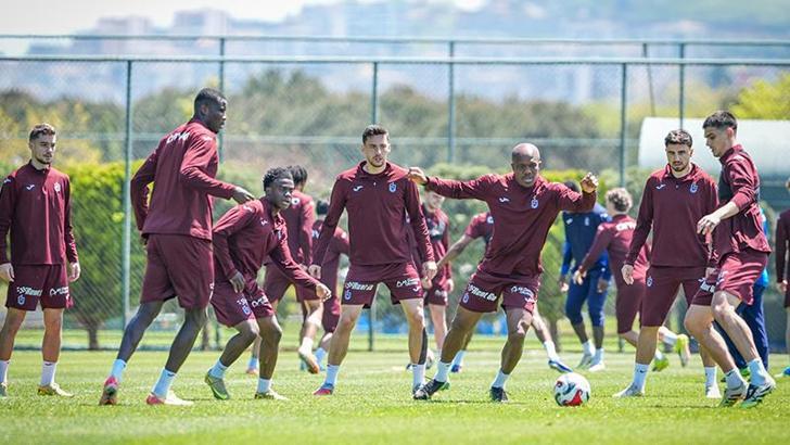 Trabzonspor, Beşiktaş maçı için İstanbul’a gitti