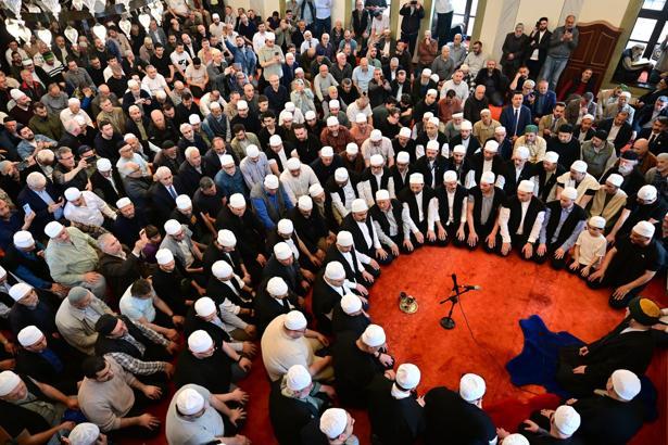 6 asırlık ‘Erguvan Bayramı’ geleneği Bursa’da yaşatılıyor