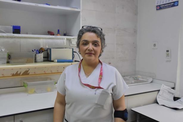Necla hemşire engel tanımıyor; annelik çok güzel bir duygu