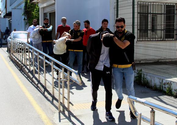 Silahlı saldırının failleri 500 saatlik kamera görüntüsünden tespit edilip, yakalandı