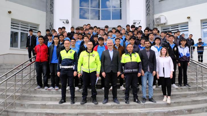 Trafik Haftası'nda öğrencilere trafik eğitimi verildi