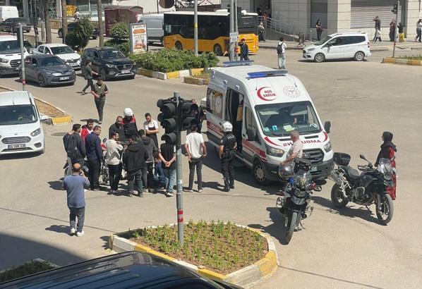 Mardin’de otomobille çarpışan motosikletli yaralandı