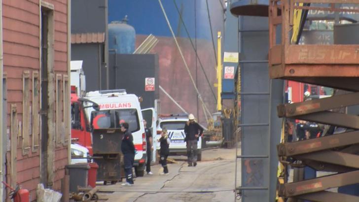 Tuzla'da tersanede bakımı yapılan gemide yangın- 1