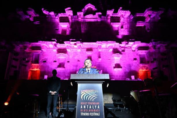 Aspendos’ta tiyatro coşkusu başladı