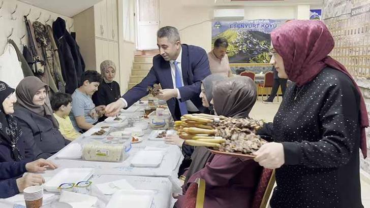 Sultangazi’de Anneler Günü’nde '100 anneye 100 kilo cağ kebabı' etkinliği