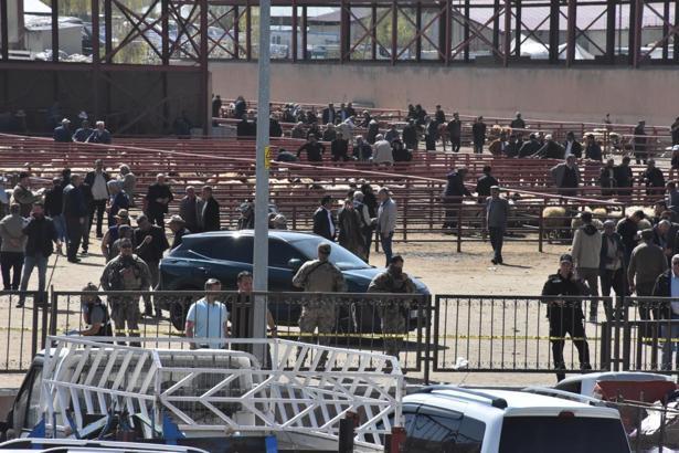 Van'da hayvan pazarında kavga; 1 ölü, 13 yaralı