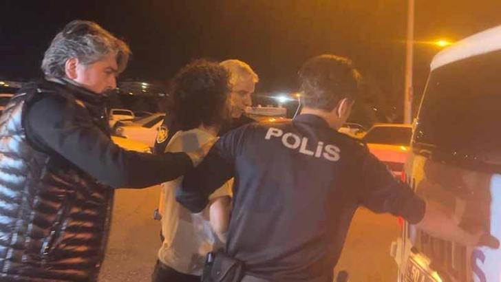 Rahatsızlanan annelerine müdahaleye gelen sağlık ekibini alıkoyan 2 kardeşin işlemleri sürüyor