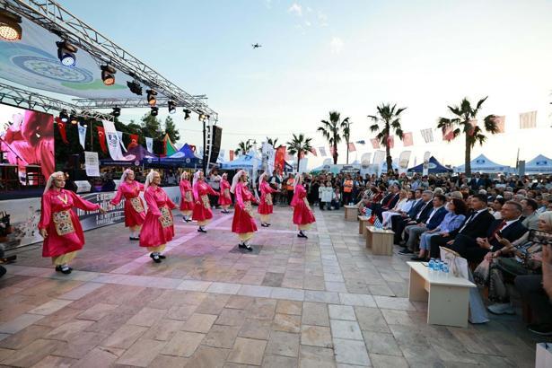 Ege'nin iki yakasına festivalle 'dostluk ve kültür köprüsü' kuruldu