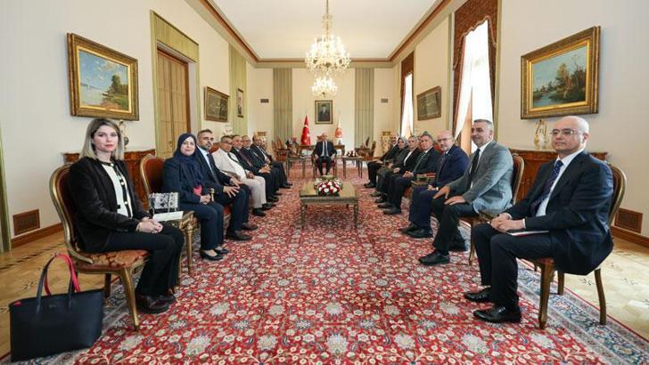 Kurtulmuş, Cezayir-Türkiye Parlamentolar Arası Dostluk Grubu Başkanı Guesri'yi kabul etti