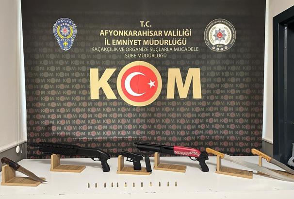 Afyonkarahisar Emniyeti'nden art arda başarılı operasyonlar