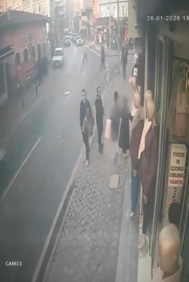 Beyoğlu’nda cansız mankenin üzerindeki kıyafeti giyip gitti; 3,5 ay sonra yine aynı yöntemi kullandı