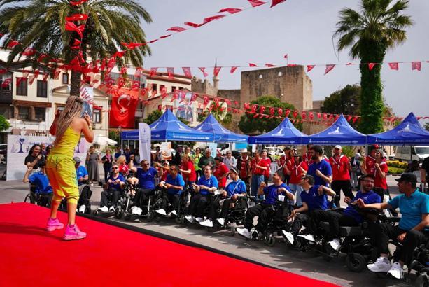 Çeşme'de Engelliler Haftası etkinlikleri düzenlendi