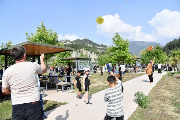 Osmaniye’de uçurtma şenliği