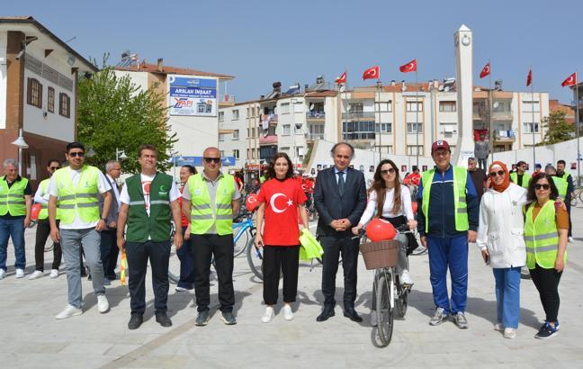 Bisikletle şehir turu yaptılar