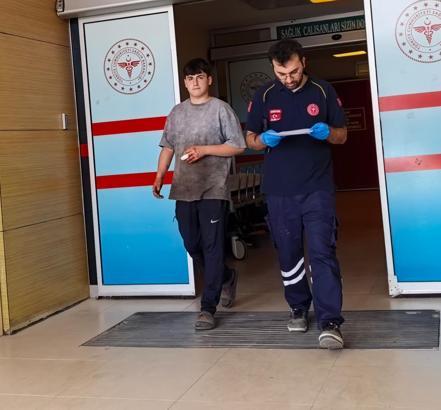 Demir doğrama atölyesinde kesim yaparken parmağı koptu
