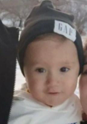 Babasının kullandığı kamyonetin altında kalan  2 yaşındaki Hakan öldü