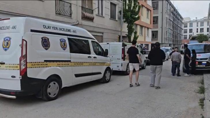 Evinde ölü bulundu