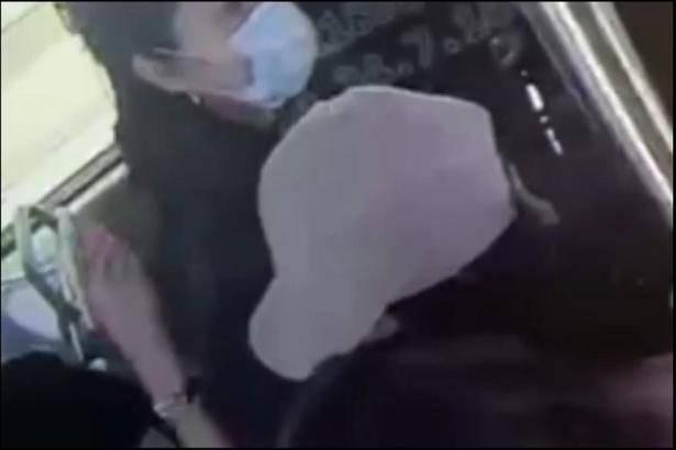 Sultanahmet'te tramvayda hırsızlık yapan yabancı uyruklu 3 kadın yakalandı