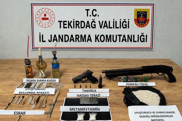 Tekirdağ’da çok sayıda uyuşturucu ve silah ele geçirildi; 3 gözaltı