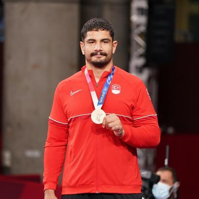 Şampiyon güreşçiler, 16. Emiralem Çilek Festivali'nde