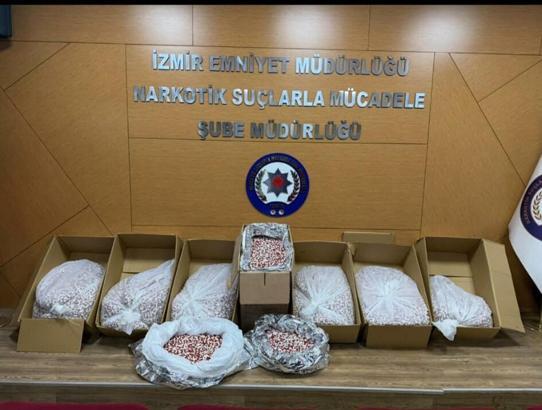 İzmir'de 11 milyon 904 bin 456 sentetik hap ele geçirildi
