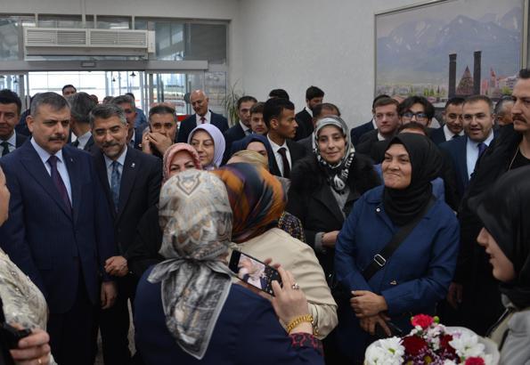 Bakan Çiftçi, Erzurum'da